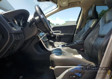 2013 Volvo Xc60 T6 z USA, uszkodzony, nr VIN YV4902DZ4D2461074